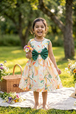 Load image into Gallery viewer, Heart cut out tropical
