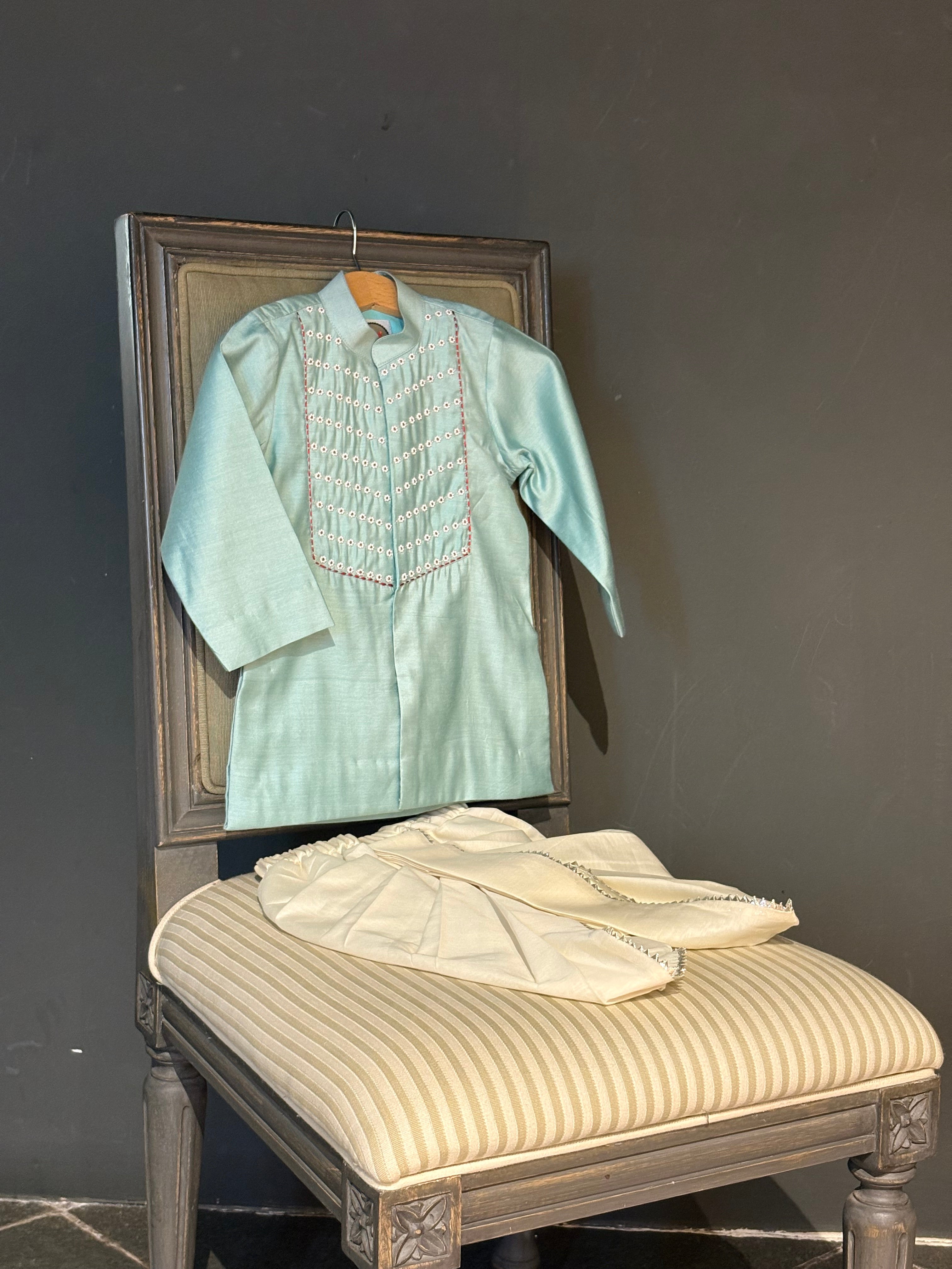 Moti wala kurta set- Sky