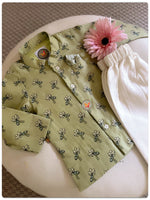 Load image into Gallery viewer, Small Flower Motif Kurta set
