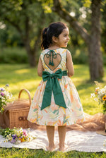 Load image into Gallery viewer, Heart cut out tropical
