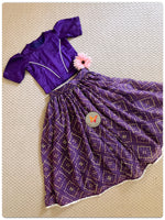 Load image into Gallery viewer, Bandhani Lehenga - Bainganee
