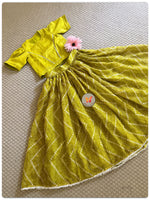 Load image into Gallery viewer, Bandhani Lehenga- Kaccha Nimbu
