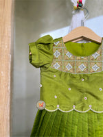 Load image into Gallery viewer, Pattu Lehenga- Kaccha Aam
