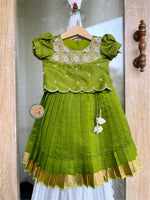 Load image into Gallery viewer, Pattu Lehenga- Kaccha Aam
