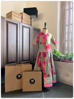 Load image into Gallery viewer, Mul Floral Lehenga set-Hari Elaichi
