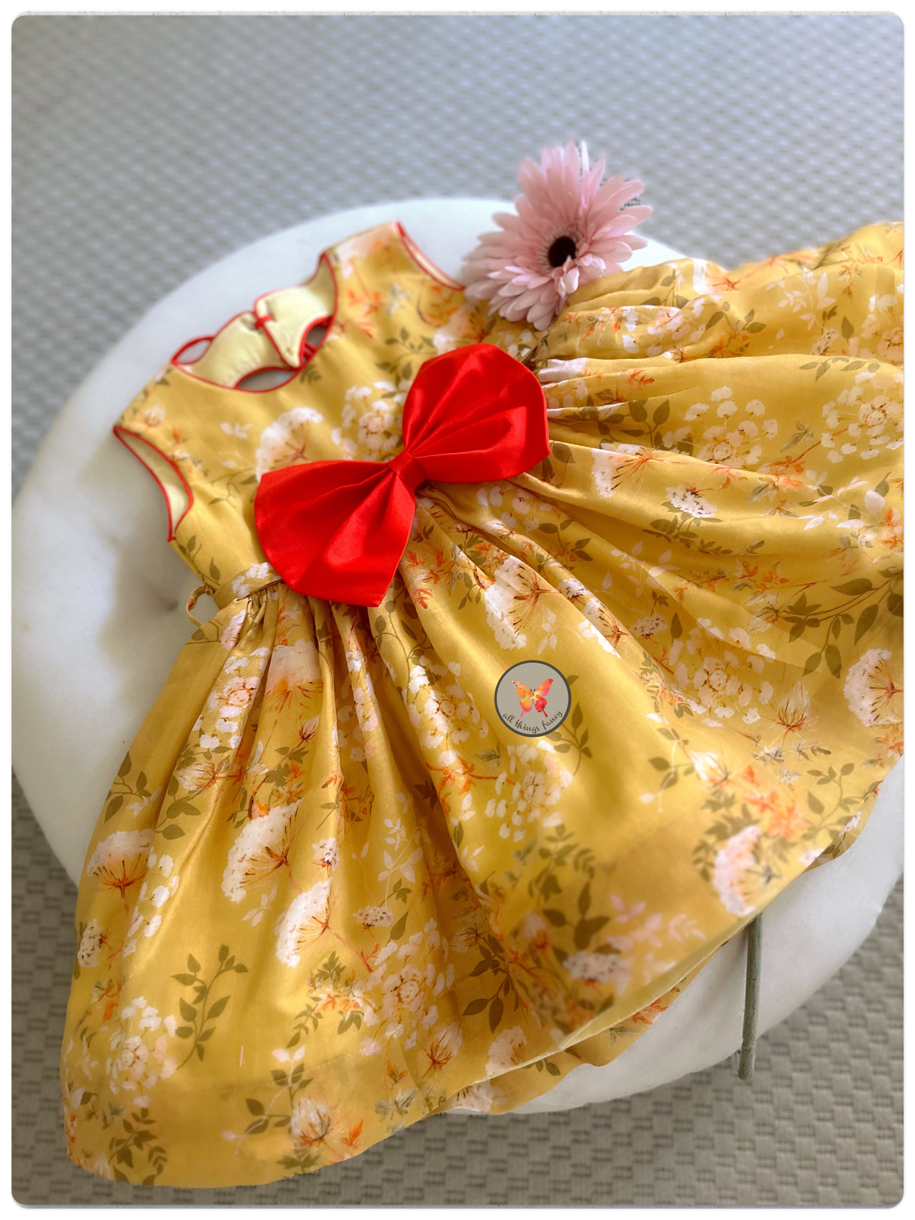 Heart cut-out back dress- Yellow Floral