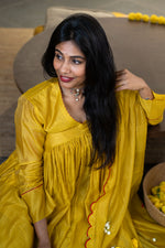 Load image into Gallery viewer, Gherewala Kurta set- Citrine Yellow
