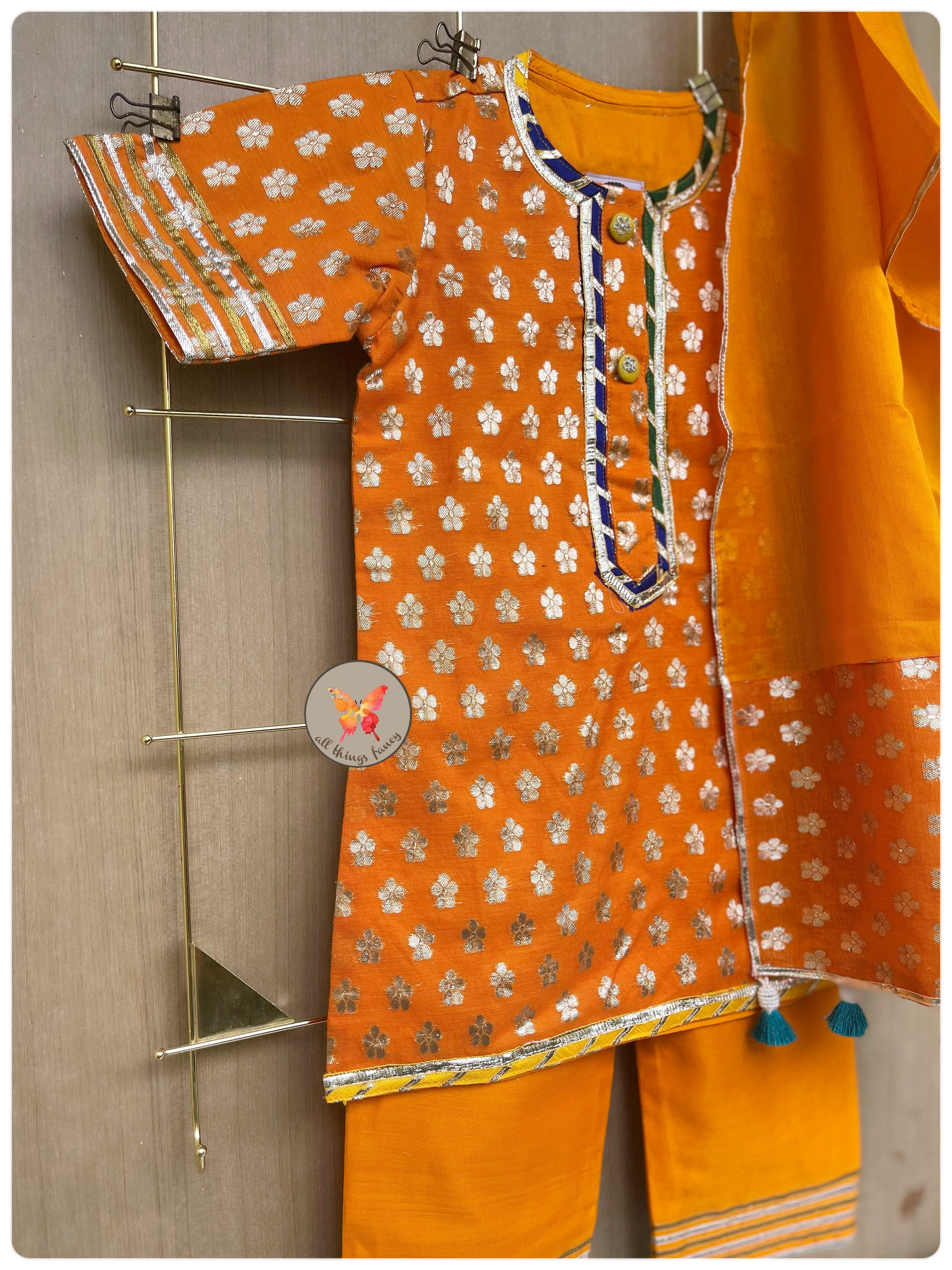 The Classic Indian Suit- Narangi