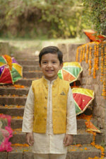 Load image into Gallery viewer, Chamak Tara Koti Set-Sunhera
