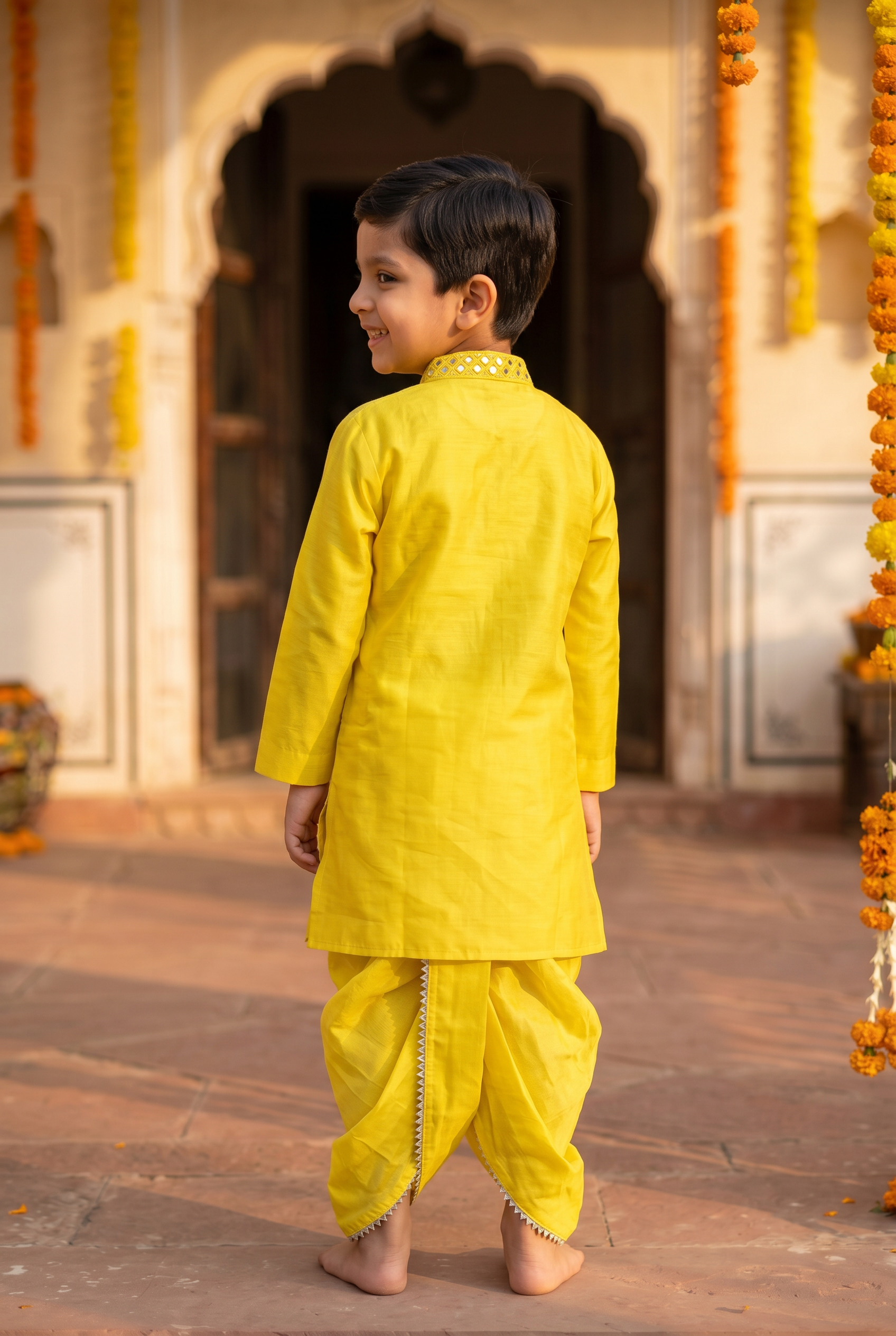 Sheeshe wala kurta set- Peela
