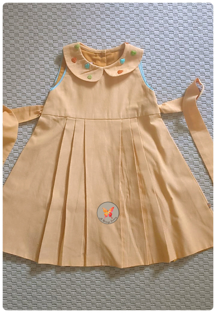 Musk “Frenchknot Hearts” Collar Dress