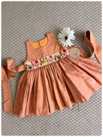 Load image into Gallery viewer, English Flower Garden Dress- Musk
